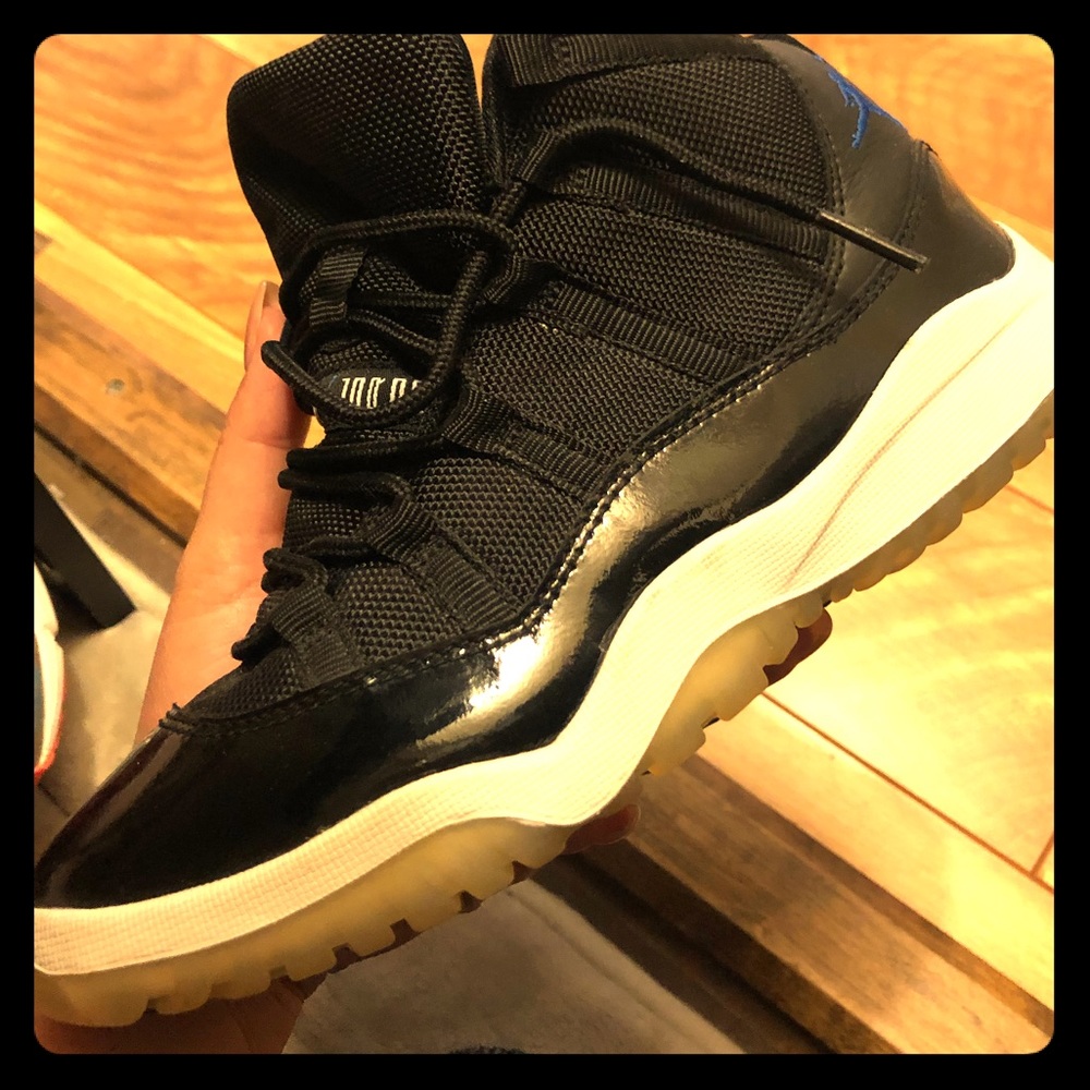 Size 3 Youth Air Jordan 11 Retro 'Space Jam' 2016